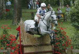 Ringwood Cockatoo riding Bettina Hoy - Eventer